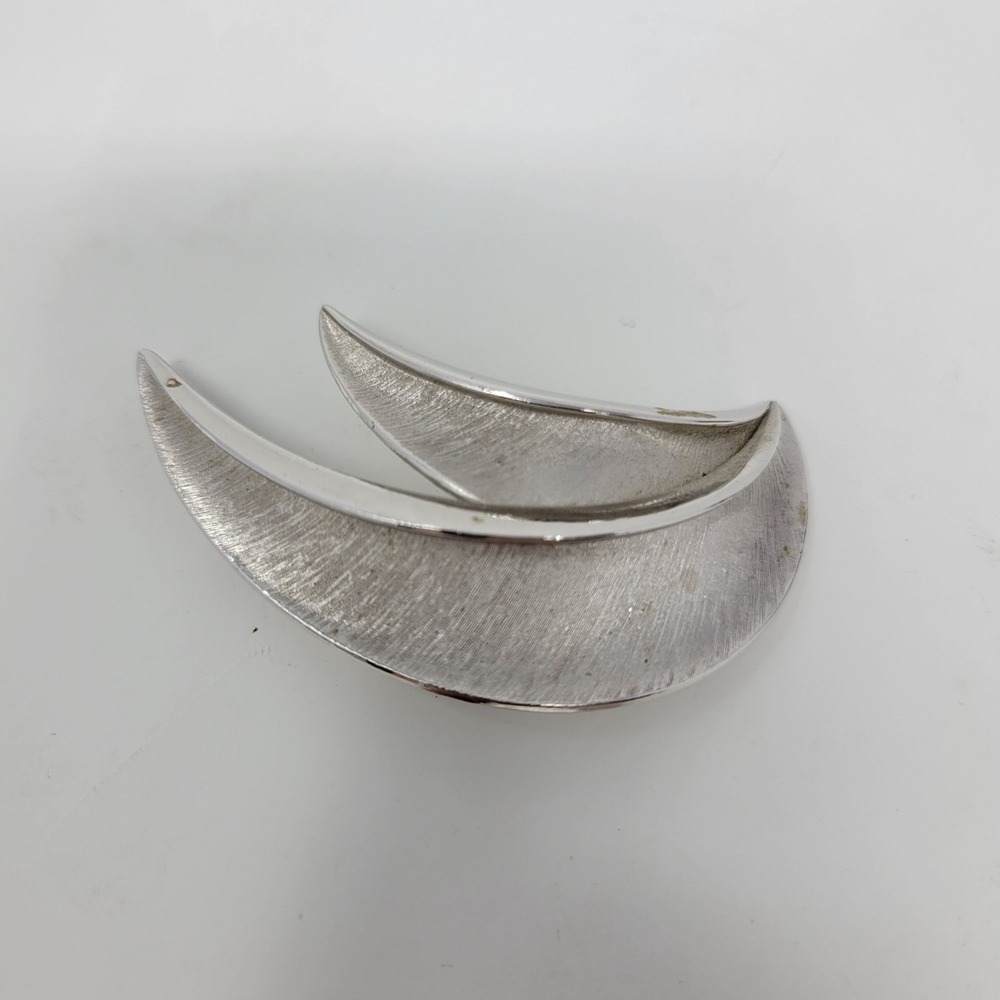 Vintage Crown Trifari Silver Tone Crescent Moon‎ Brooch Pin